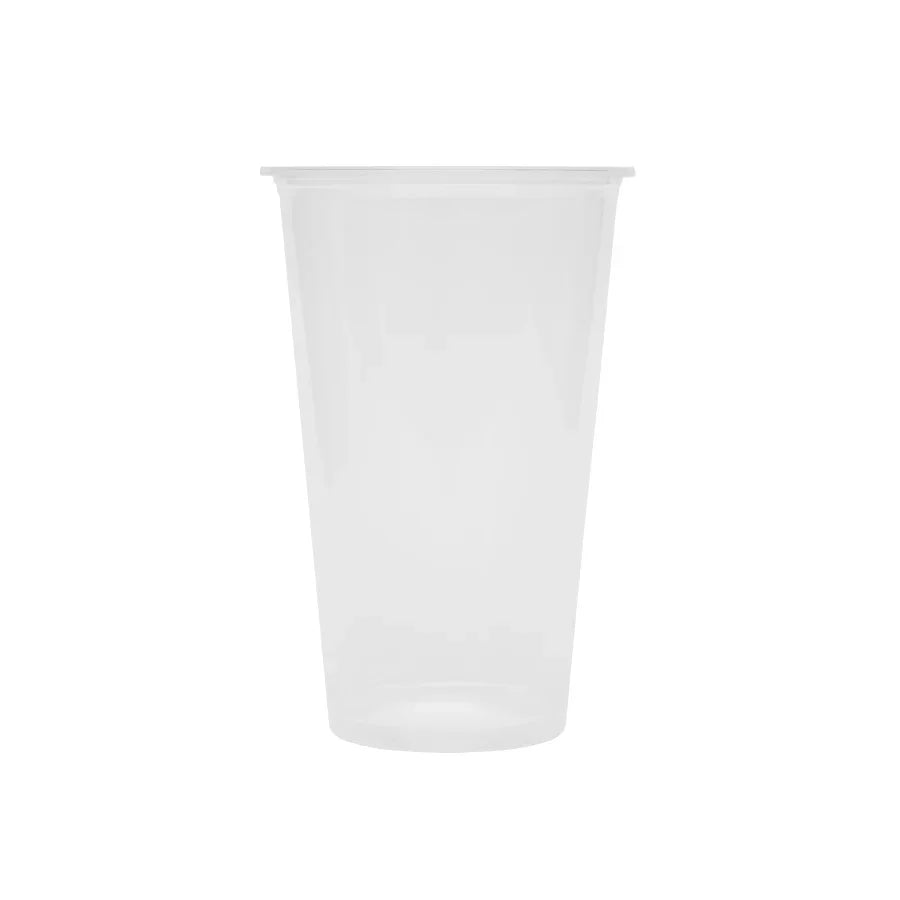 Gobelet plastique transparent jetable sur fond blanc, idéal pour boissons froides
