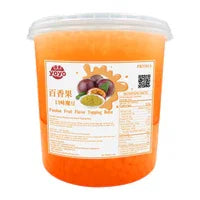 Topping fruit de la passion en pot transparent avec étiquette, pulpe orange visible